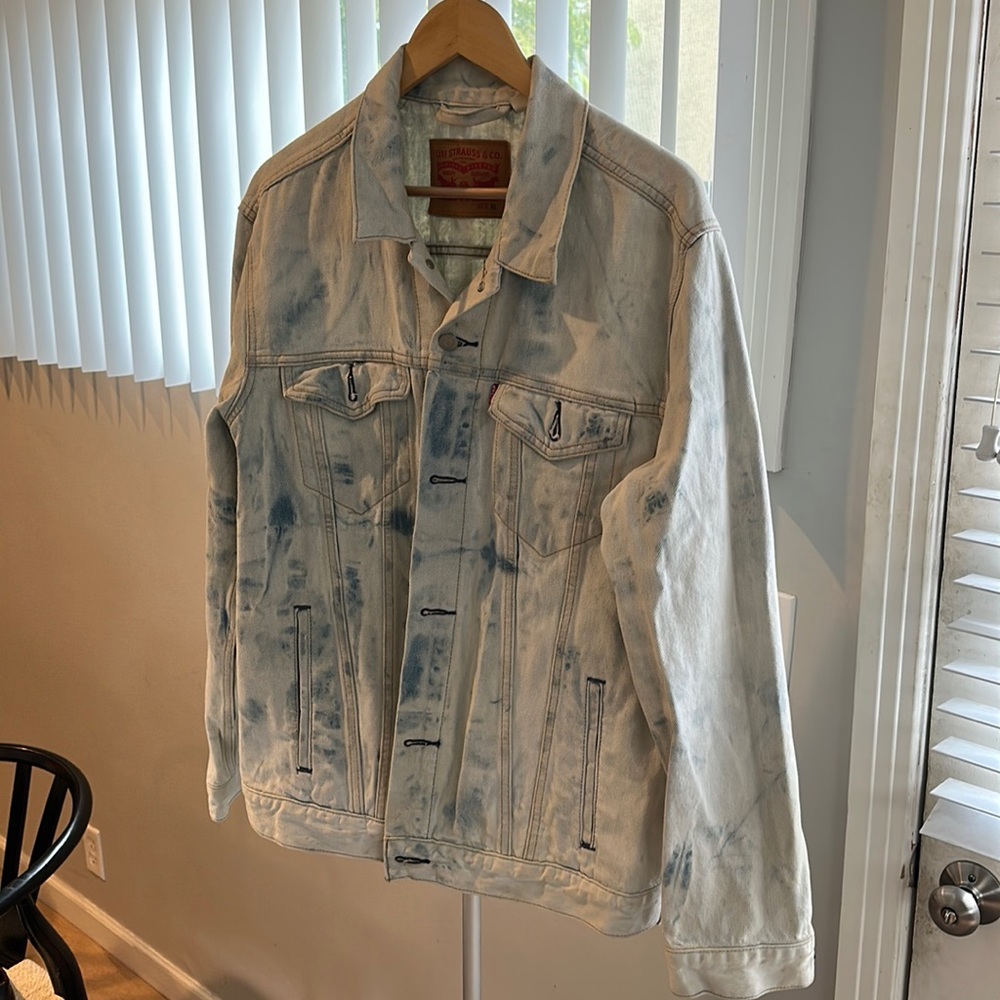 Denim Levi’s jacket